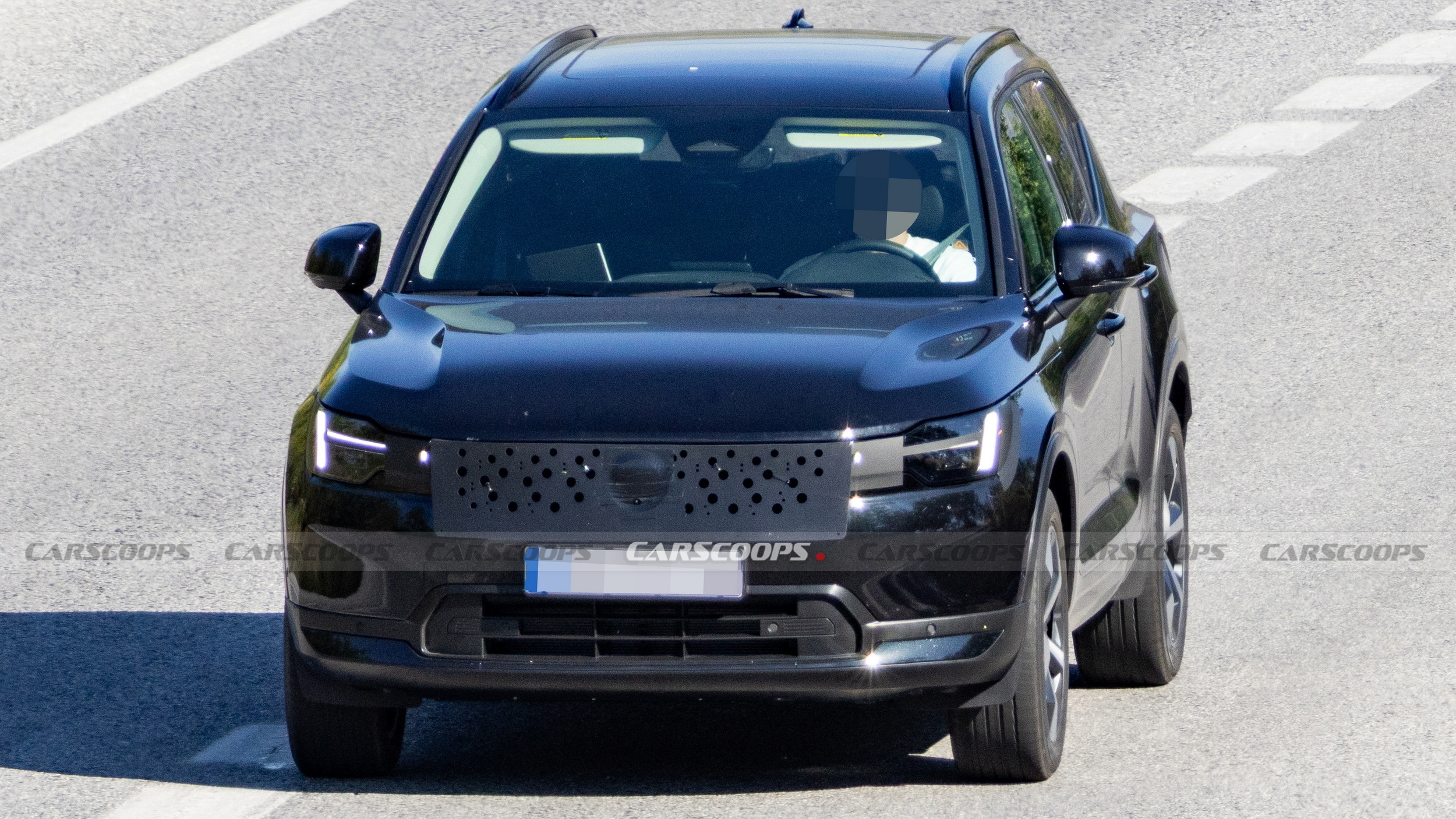 Volvo’s Decade-Old XC40 Spied Testing Yet Another Facelift