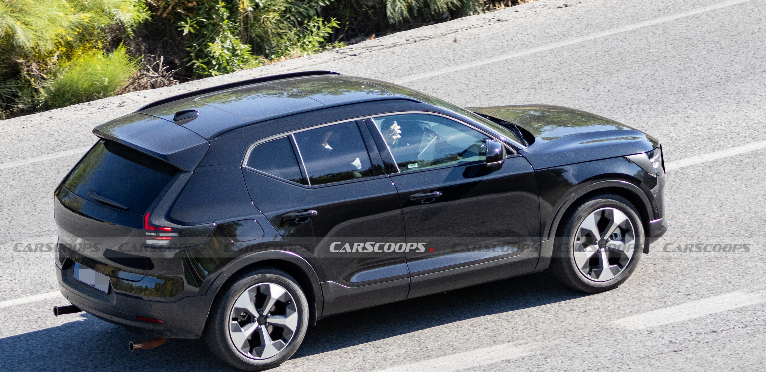 Volvo’s Decade-Old XC40 Spied Testing Yet Another Facelift
