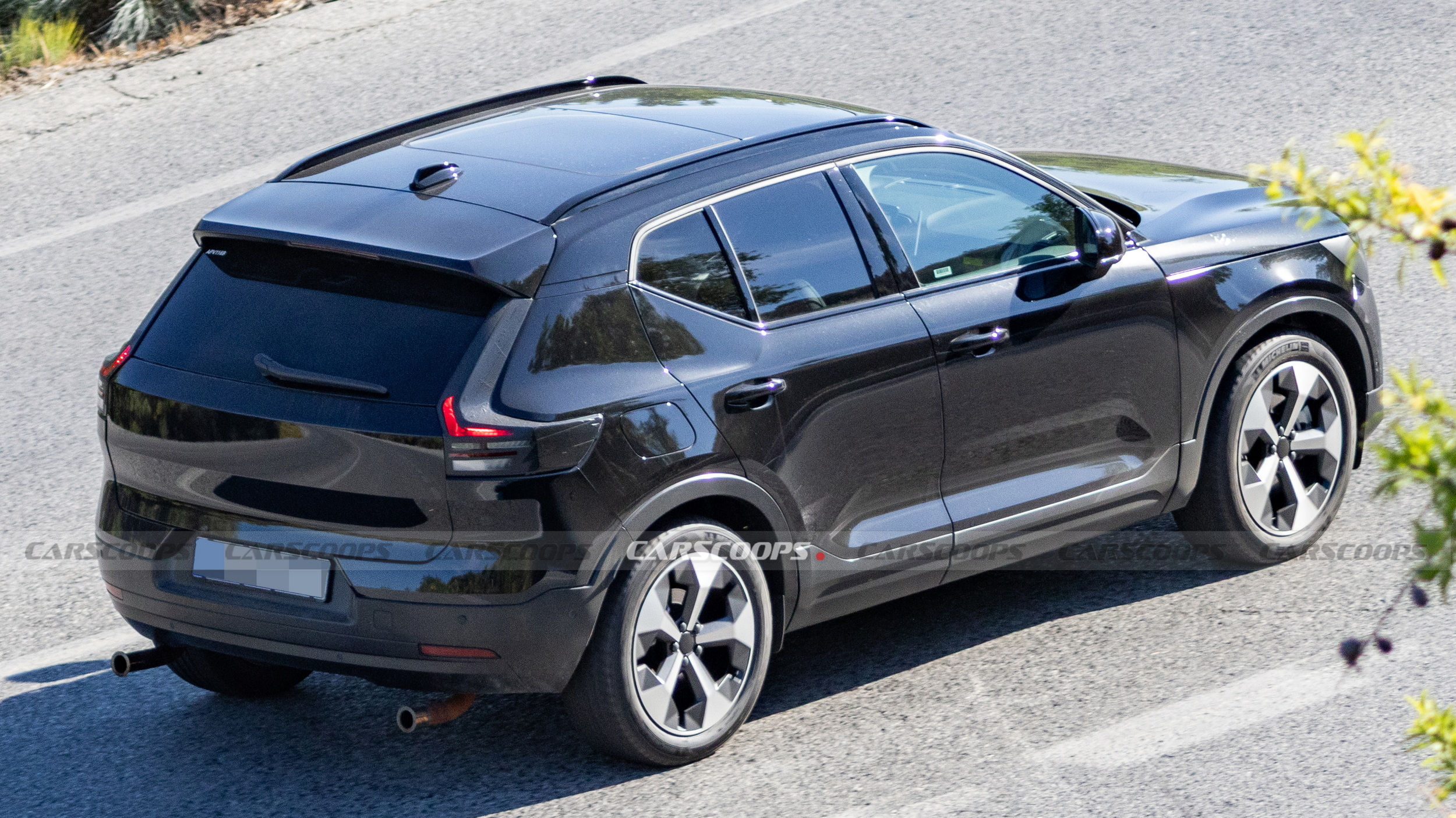 Volvo’s Decade-Old XC40 Spied Testing Yet Another Facelift