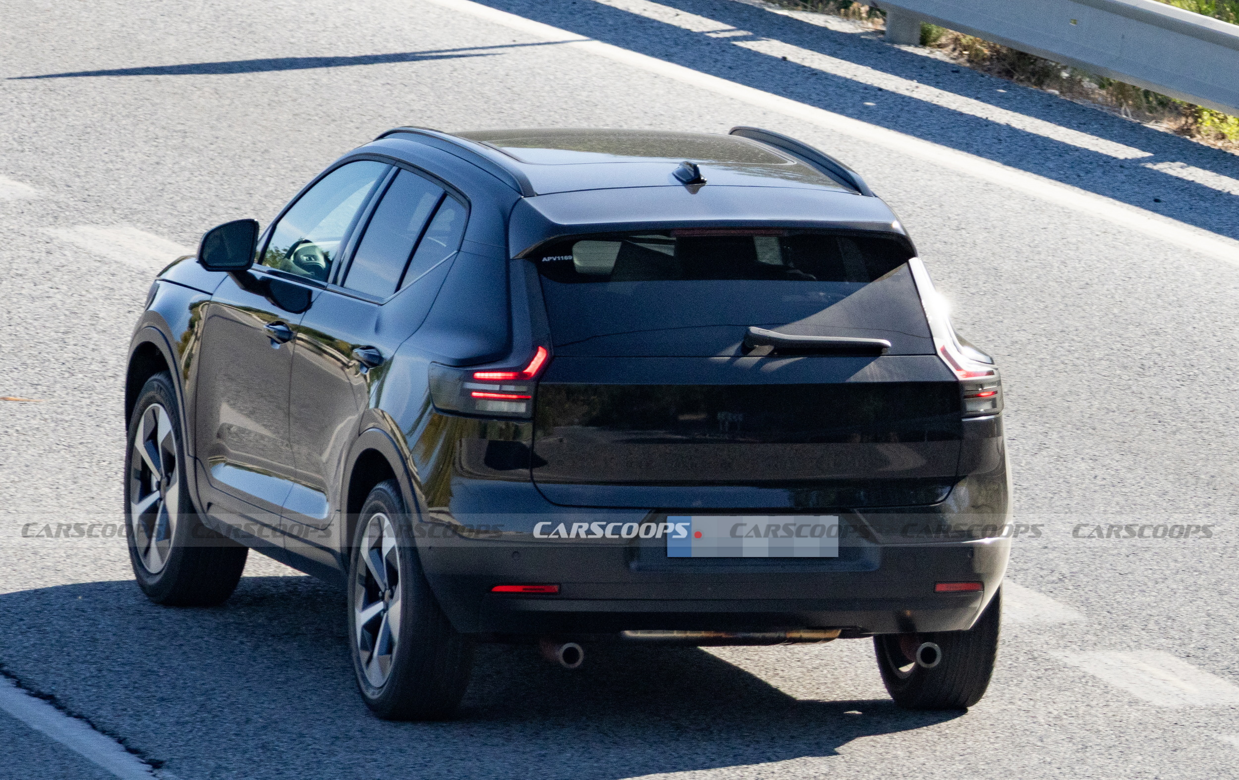 Volvo’s Decade-Old XC40 Spied Testing Yet Another Facelift