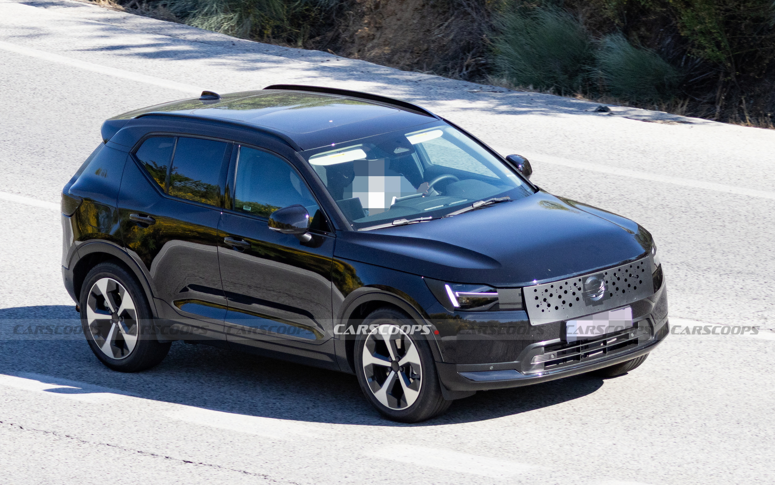 Volvo’s Decade-Old XC40 Spied Testing Yet Another Facelift