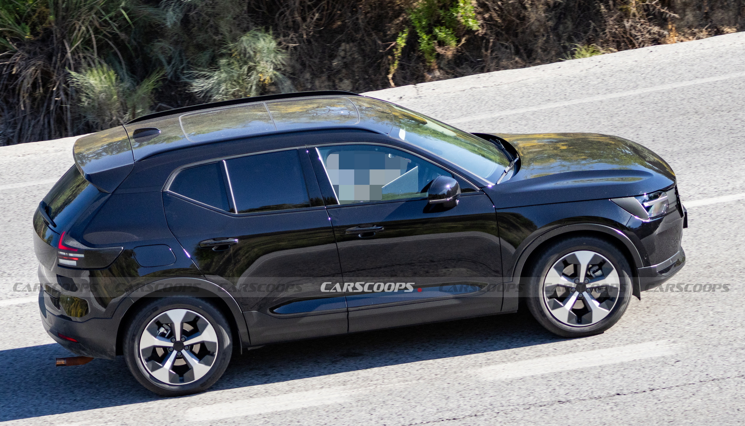 Volvo’s Decade-Old XC40 Spied Testing Yet Another Facelift
