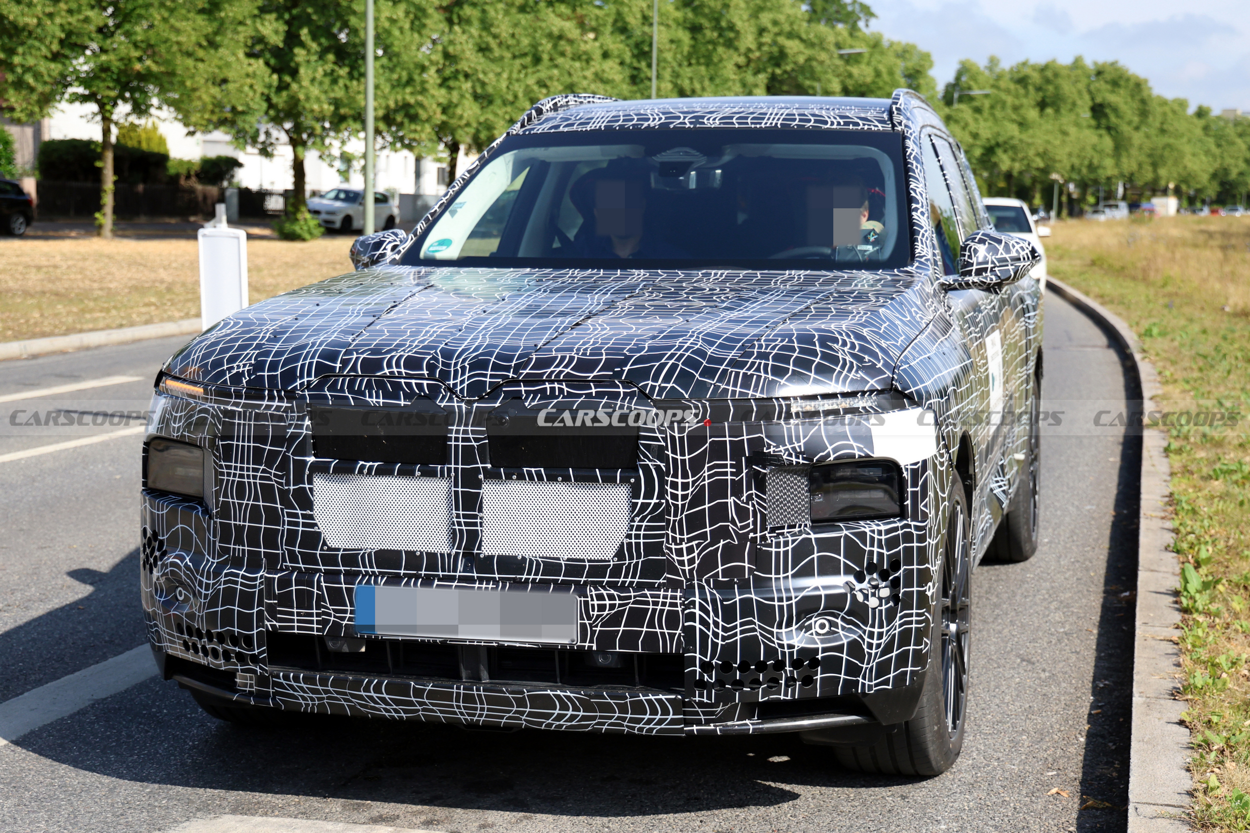 الرائد الكهربائي BMW: iX7 القادم