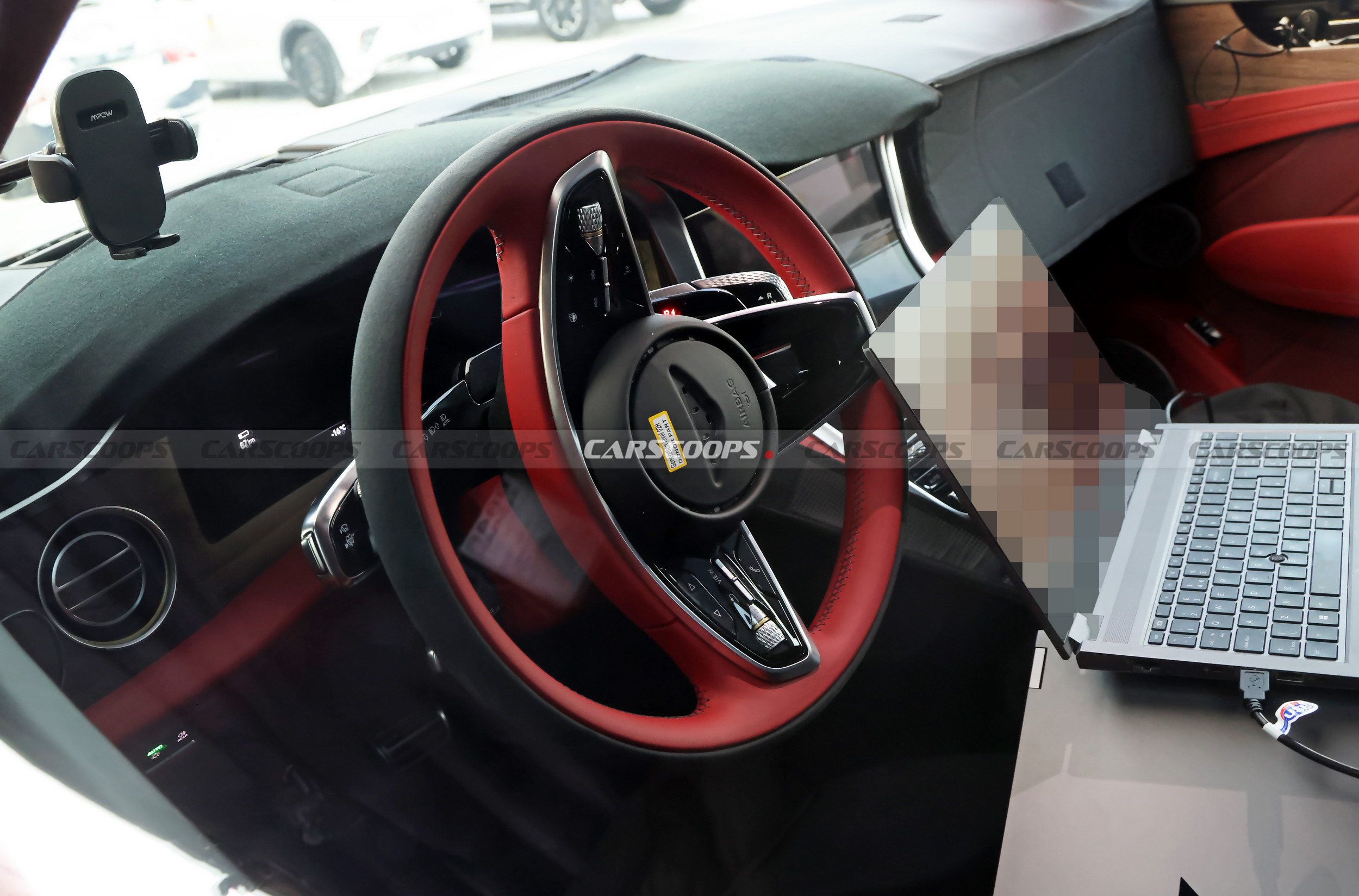 Bentley Представлений електричний позашляховик: ультрарозкіш поєднується з вигнутими дисплеями та Porsche Cayenne DNA