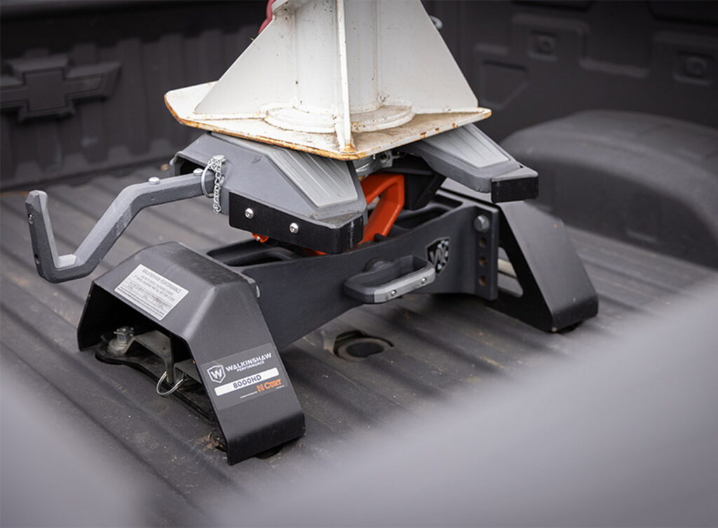  Chevy&rsquo;s Silverado HD Gets A $13K Fifth-Wheel Hitch That Can Tow Three BYD Pickups
