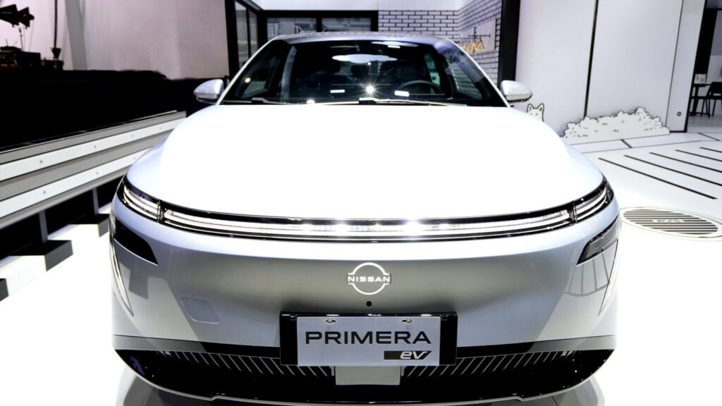  The Nissan Primera Americans Knew As The Infiniti G20 Is Back As A Chinese EV