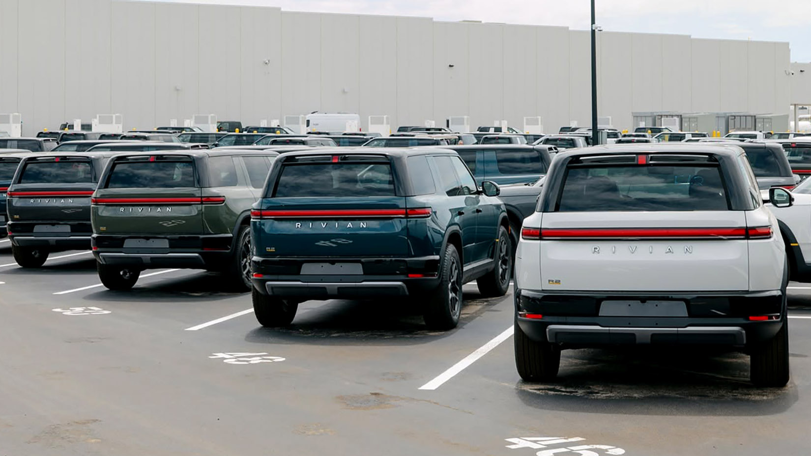 Rivian 在推出寄予厚望的 R2 幾天後裁員數百人