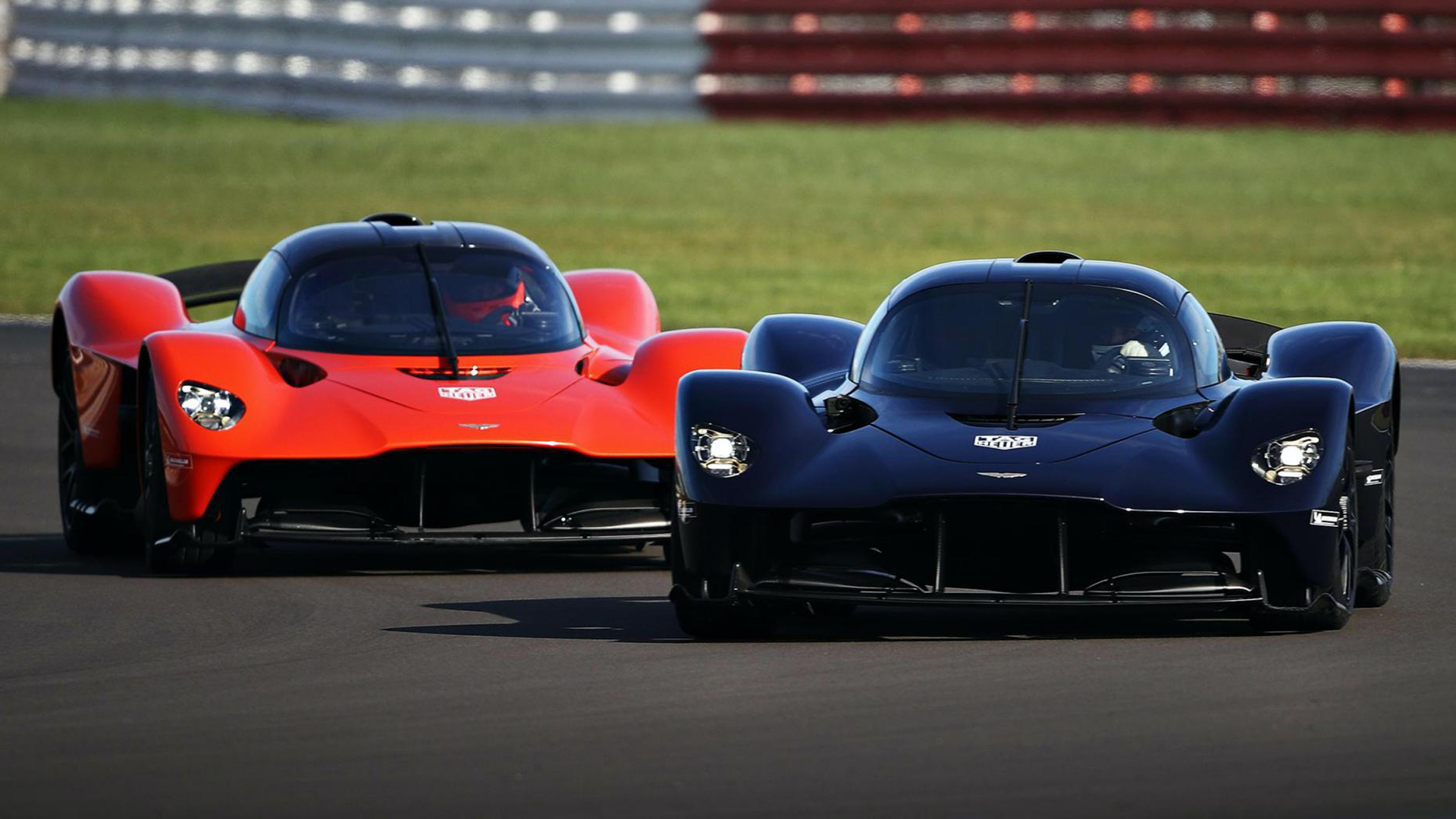 Aston Martin Valkyrie 召回：特定賽道條件下恐有起火風險