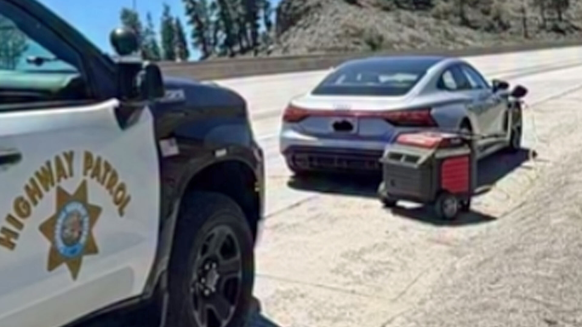 Audi e-tron GT runs dry on highway — California cops mock the driver online