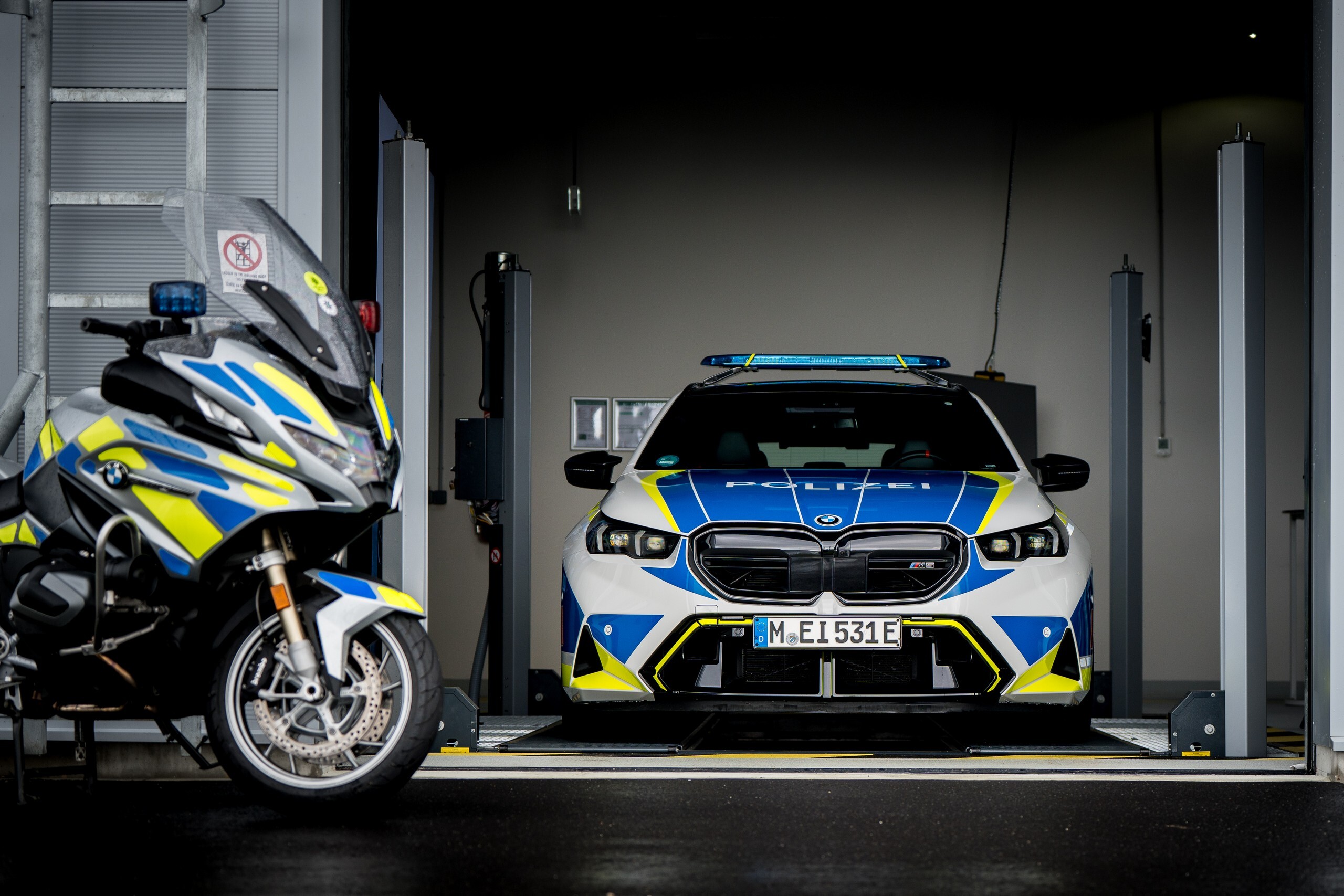 BMW Let 67 Buyers Test Its Bulletproof Cars, One Shrugs Off Explosives
