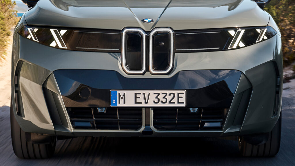  BMW&rsquo;s X5 Will Remind You Of Musk Every Time You Turn On The Lights