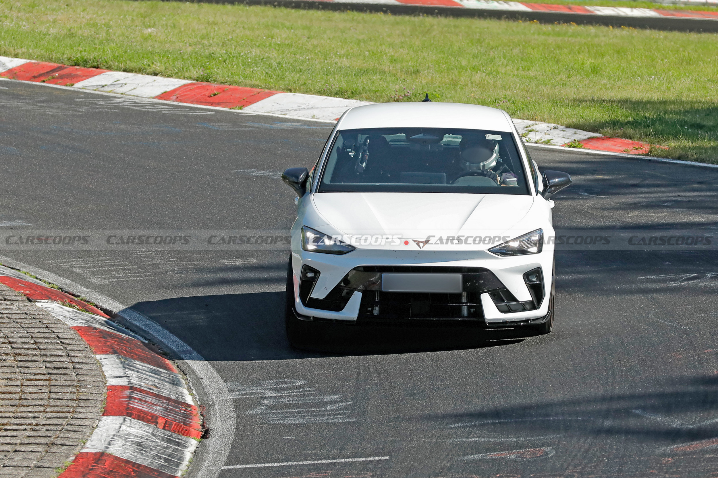 Cupra Leon VZ TCR найбільш екстремальний передньопривідний Leon, коли-небудь підтверджений 321 HP і Нюрбургрингом