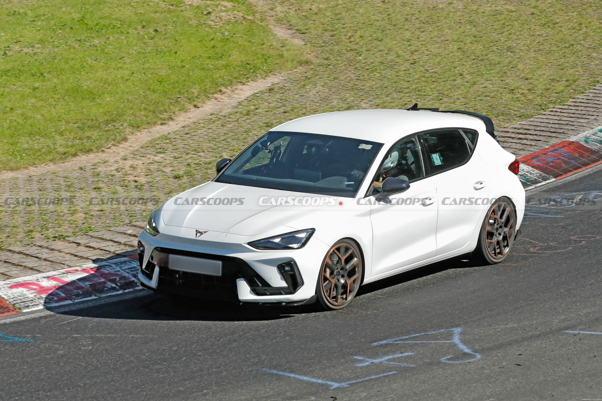 Cupra Leon VZ TCR найбільш екстремальний передньопривідний Leon, коли-небудь підтверджений 321 HP і Нюрбургрингом