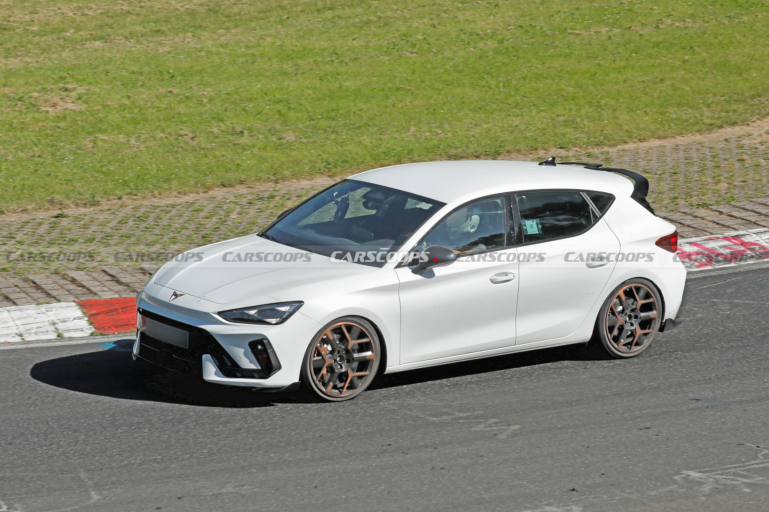 Cupra Leon VZ TCR найбільш екстремальний передньопривідний Leon, коли-небудь підтверджений 321 HP і Нюрбургрингом