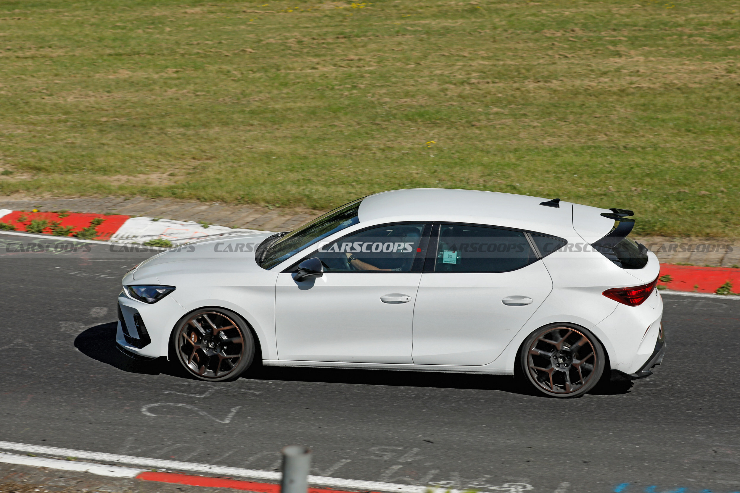 Cupra Leon VZ TCR найбільш екстремальний передньопривідний Leon, коли-небудь підтверджений 321 HP і Нюрбургрингом