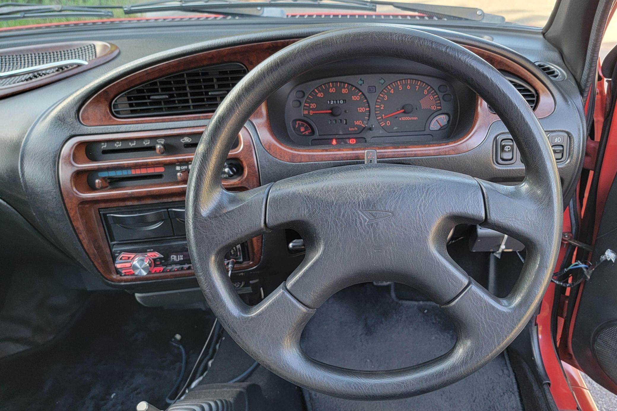 This Daihatsu Kei Hot Hatch Packs 5 Speeds, 4 Cylinders, And A US Passport