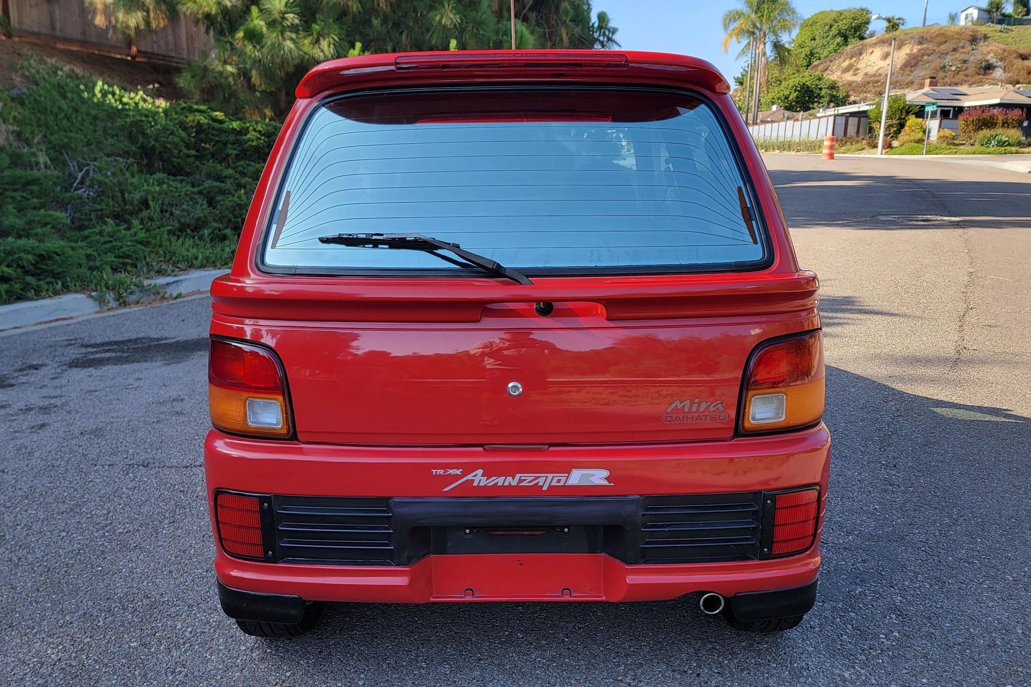This Daihatsu Kei Hot Hatch Packs 5 Speeds, 4 Cylinders, And A US Passport