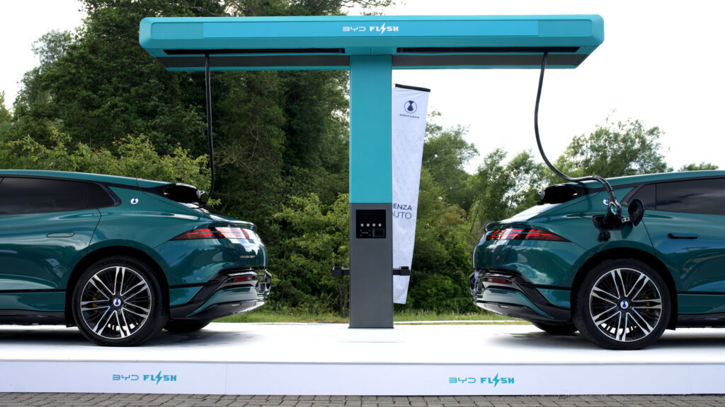  BYD’s 5-Minute Flash Charging Is Coming To Canada Before Its Cars Are