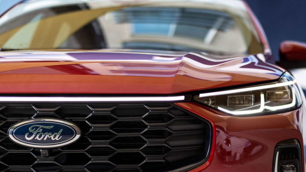  Ford Sales Plummet Nearly 14% Even With Employee Pricing For Everyone