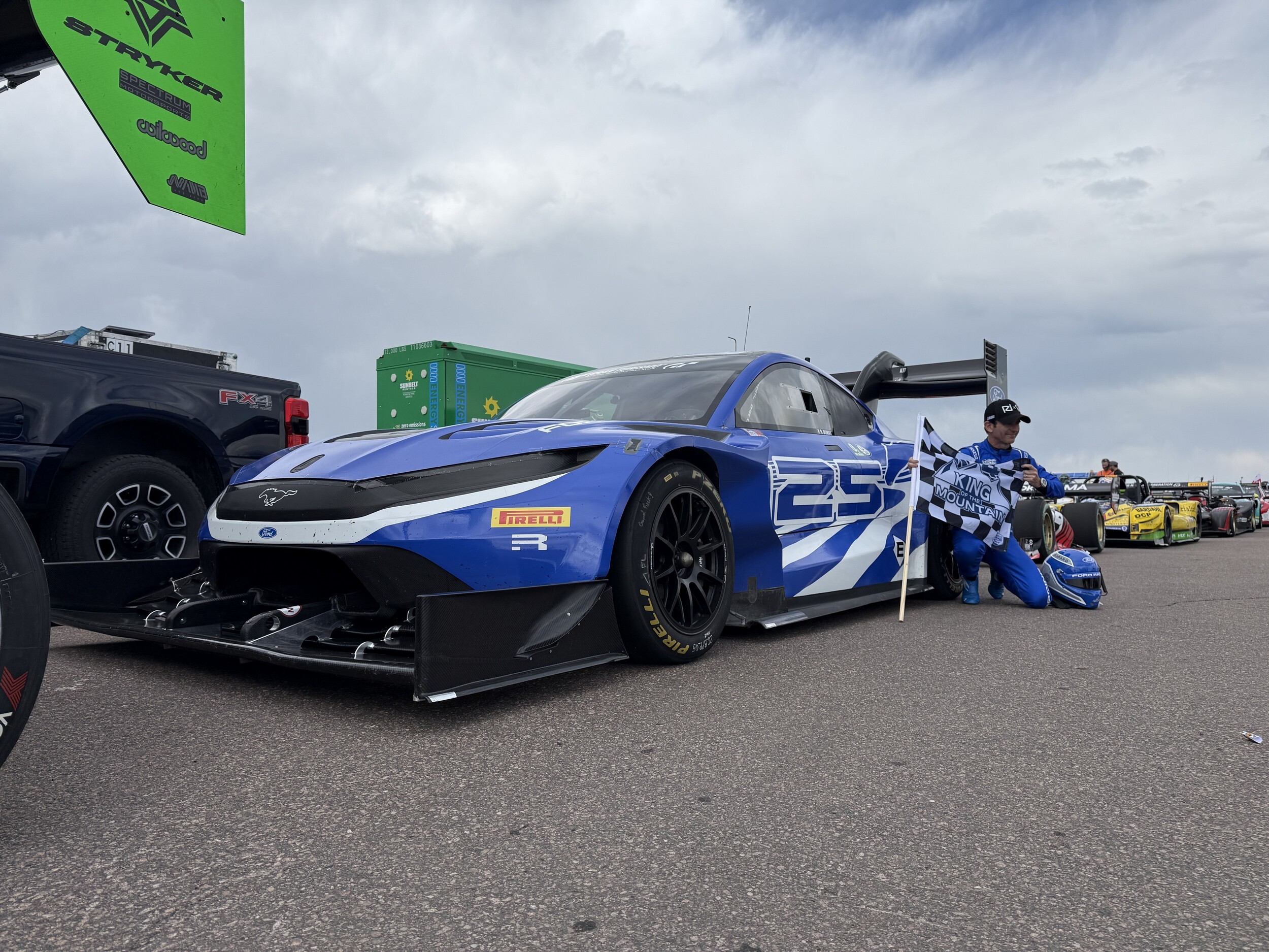 Corvette ZR1X устанавливает новый рекорд производства Pikes Peak, но в целом побеждает Ford