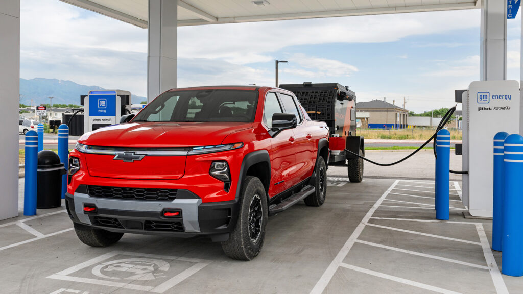  After Trump Blasted Ford, GM Goes All-In On The US For Its Next-Gen Batteries
