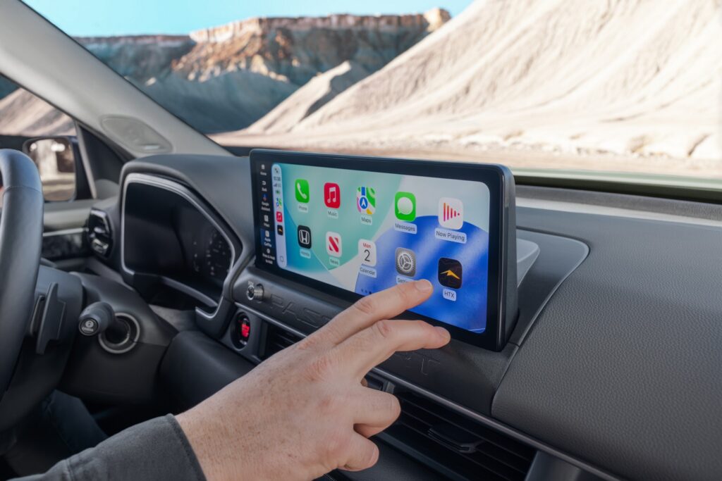  Honda&rsquo;s New App Films Off-Road Runs From An iPhone Stuck Outside Your SUV
