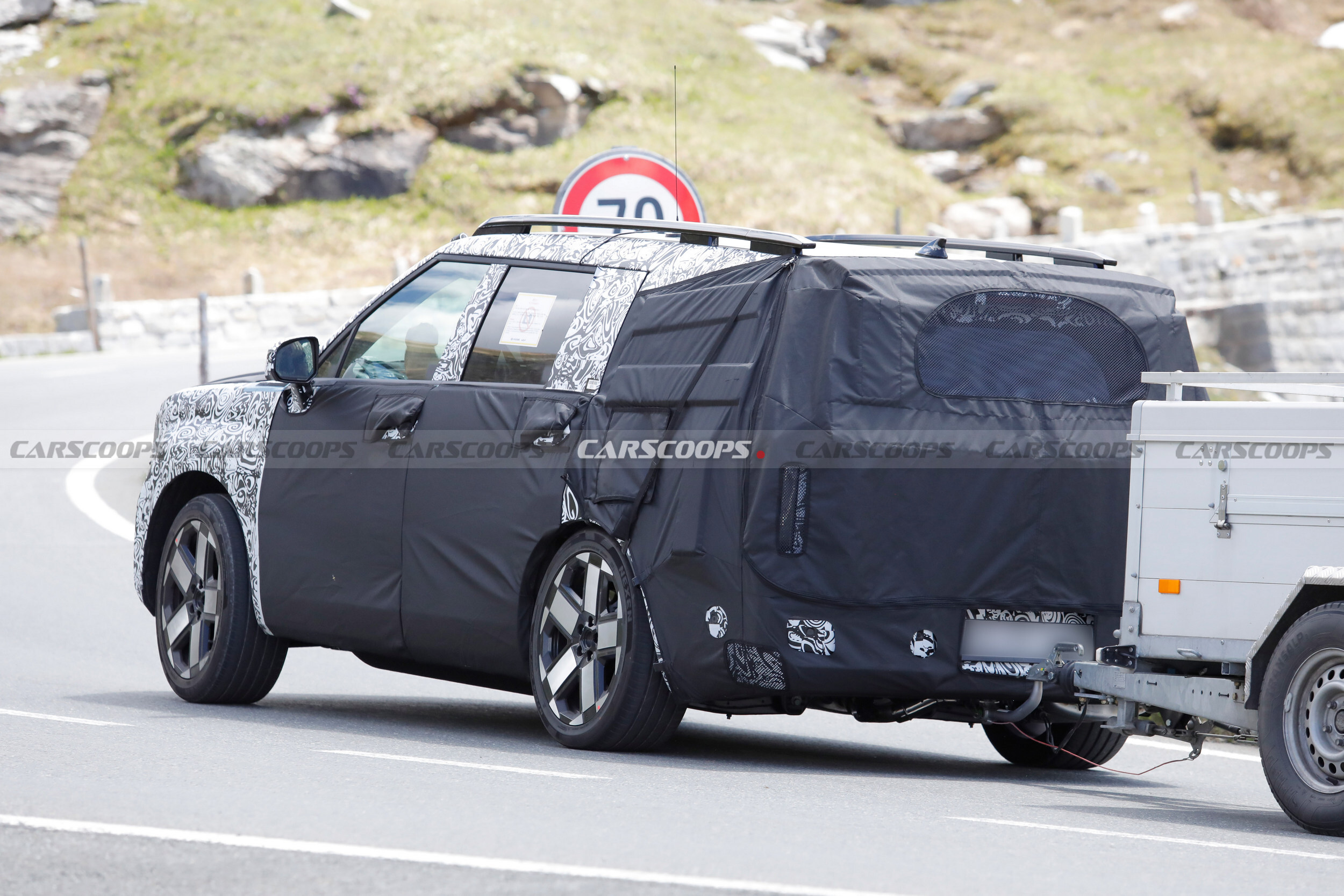 Hyundai’s Popular Three-Row SUV Is Going Under The Knife