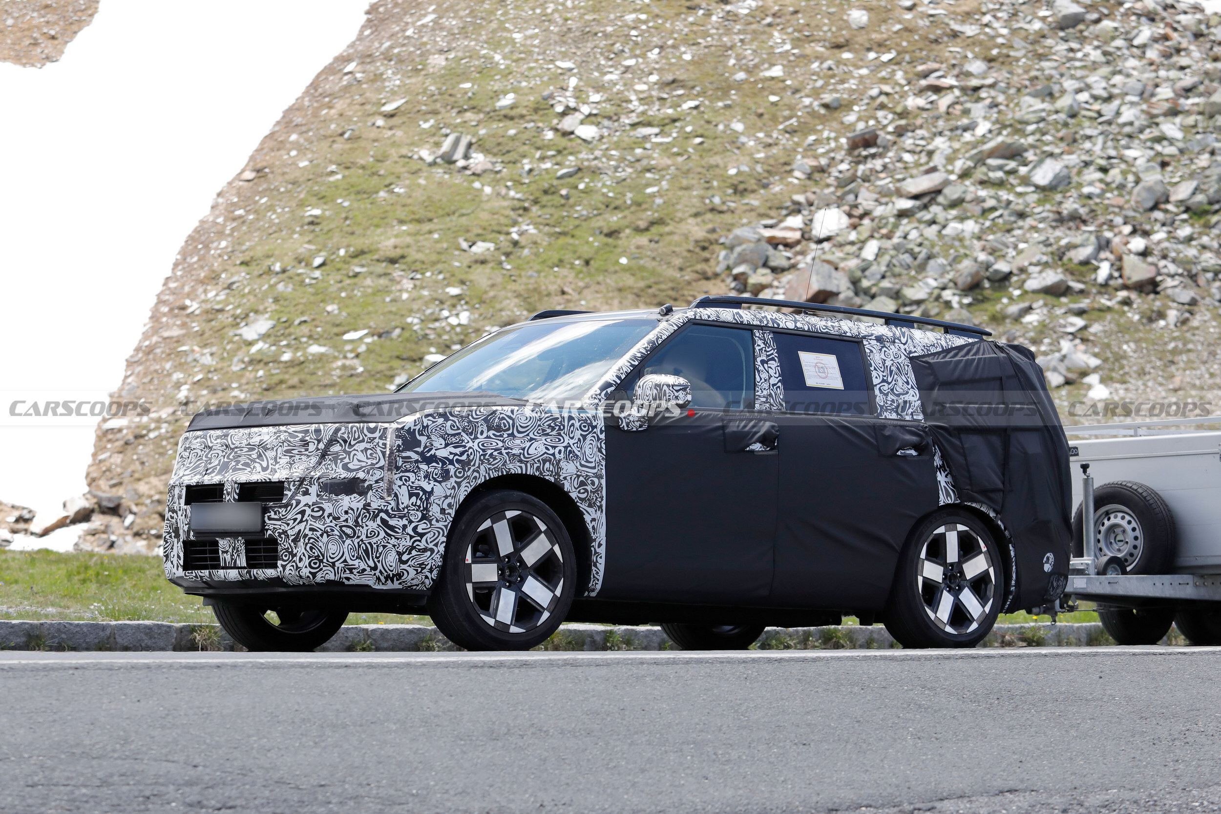 Hyundai’s Popular Three-Row SUV Is Going Under The Knife