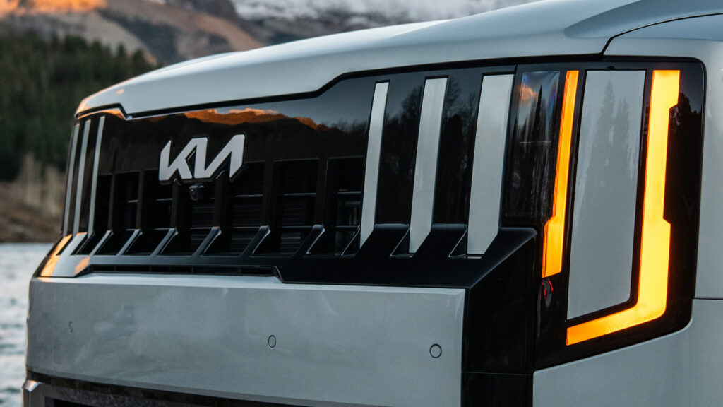  Kia Just Broke Its All-Time Sales Record As Hybrids Exploded 179%
