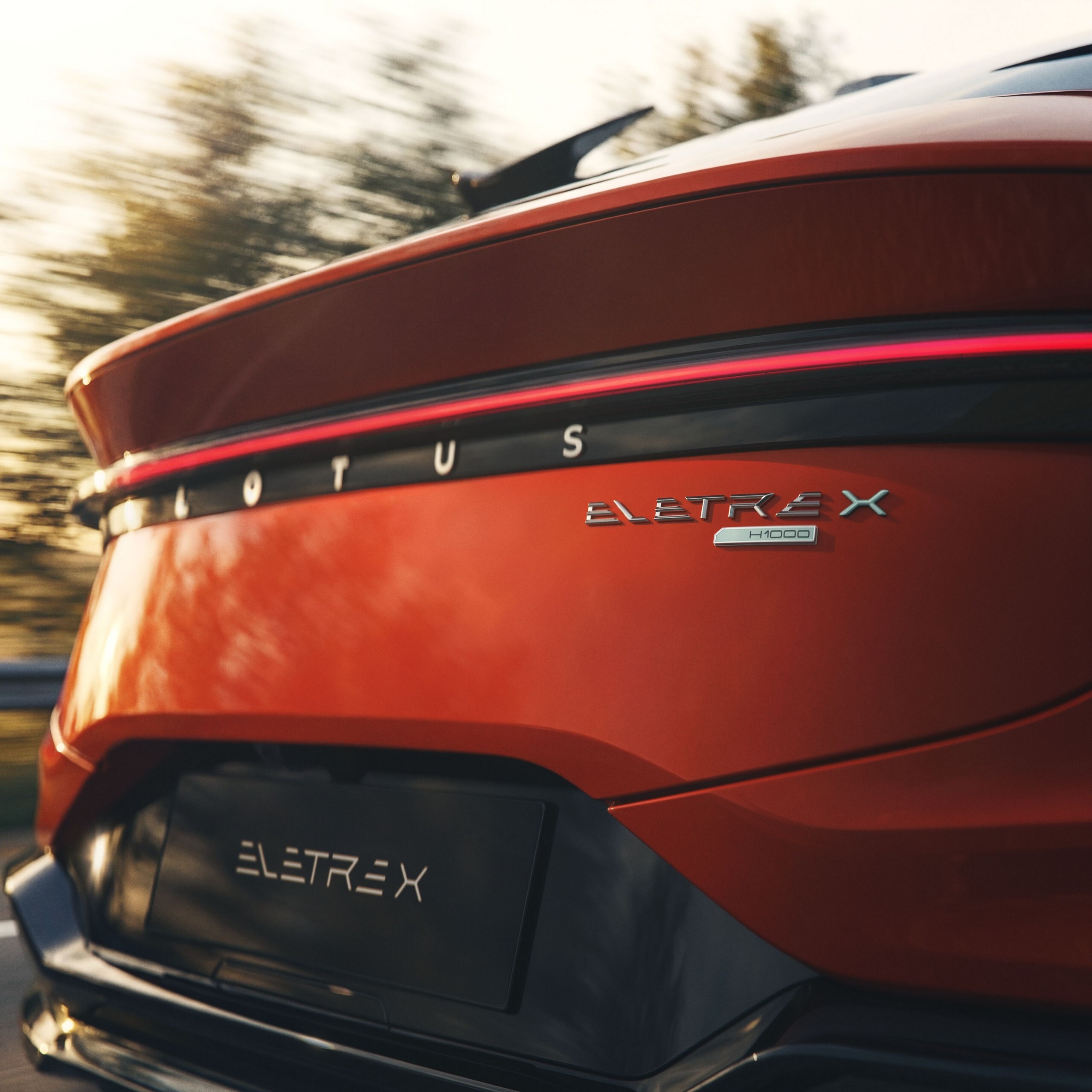 Lotus Eletre hibrid ajunge în Europa, subminând concurența electrică