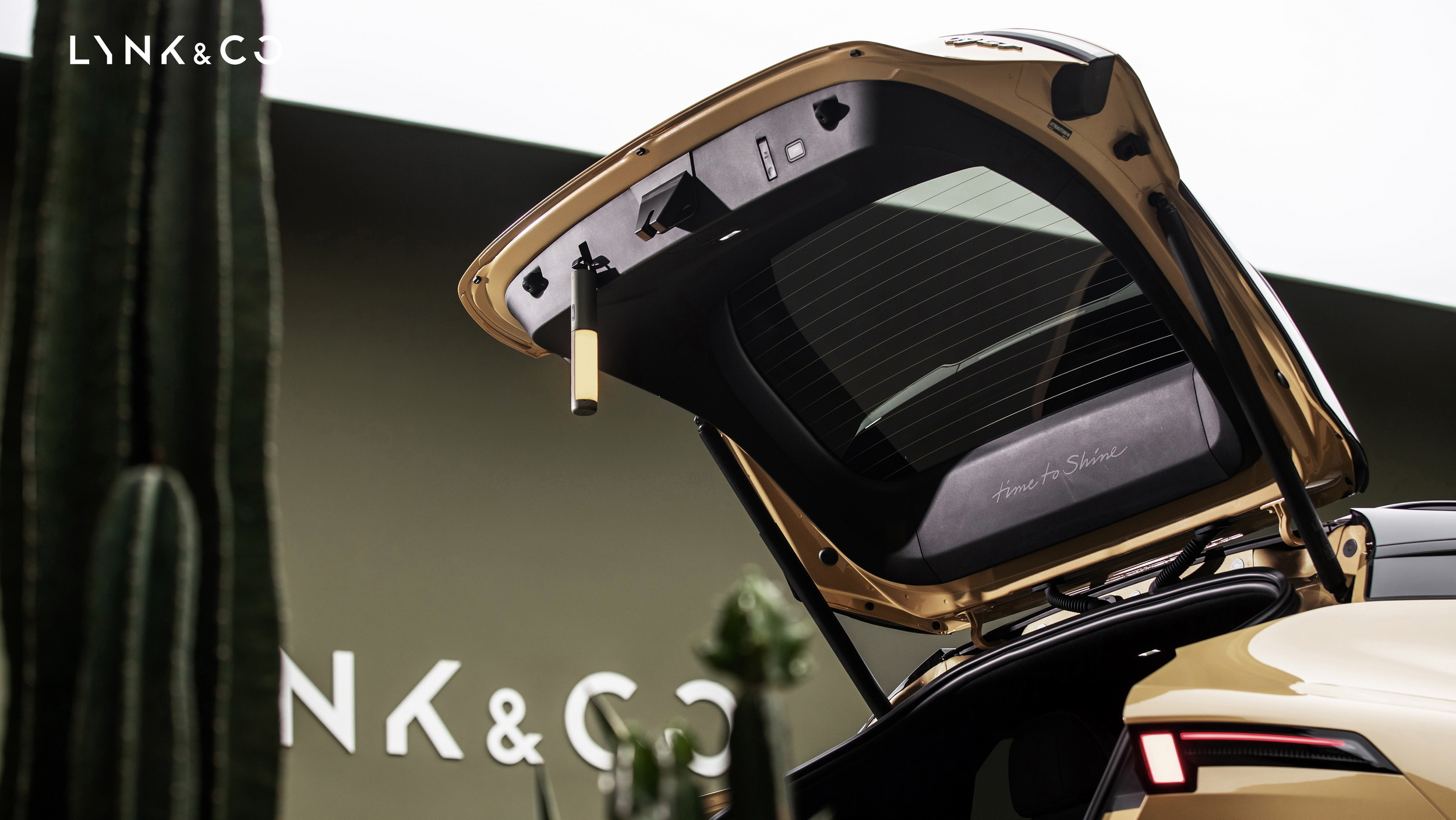 Lynk & Co’s First Wagon Has A Robot That Talks To You From The Dash
