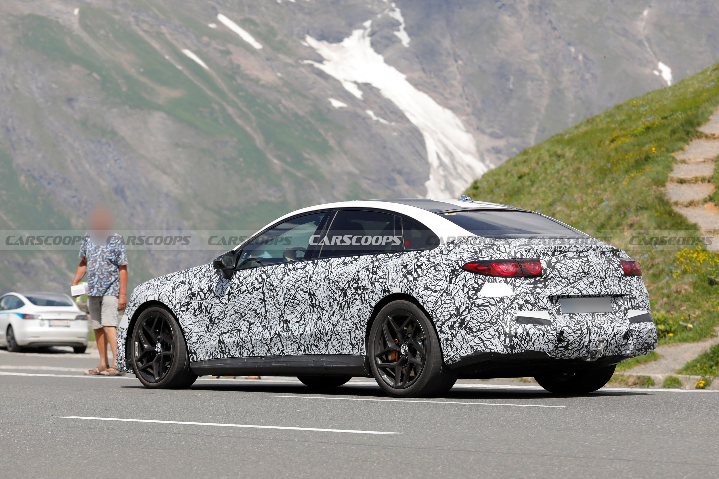 Mercedes AMG C-Class електричний для боротьби з BMW M3 EV із тримоторною потужністю