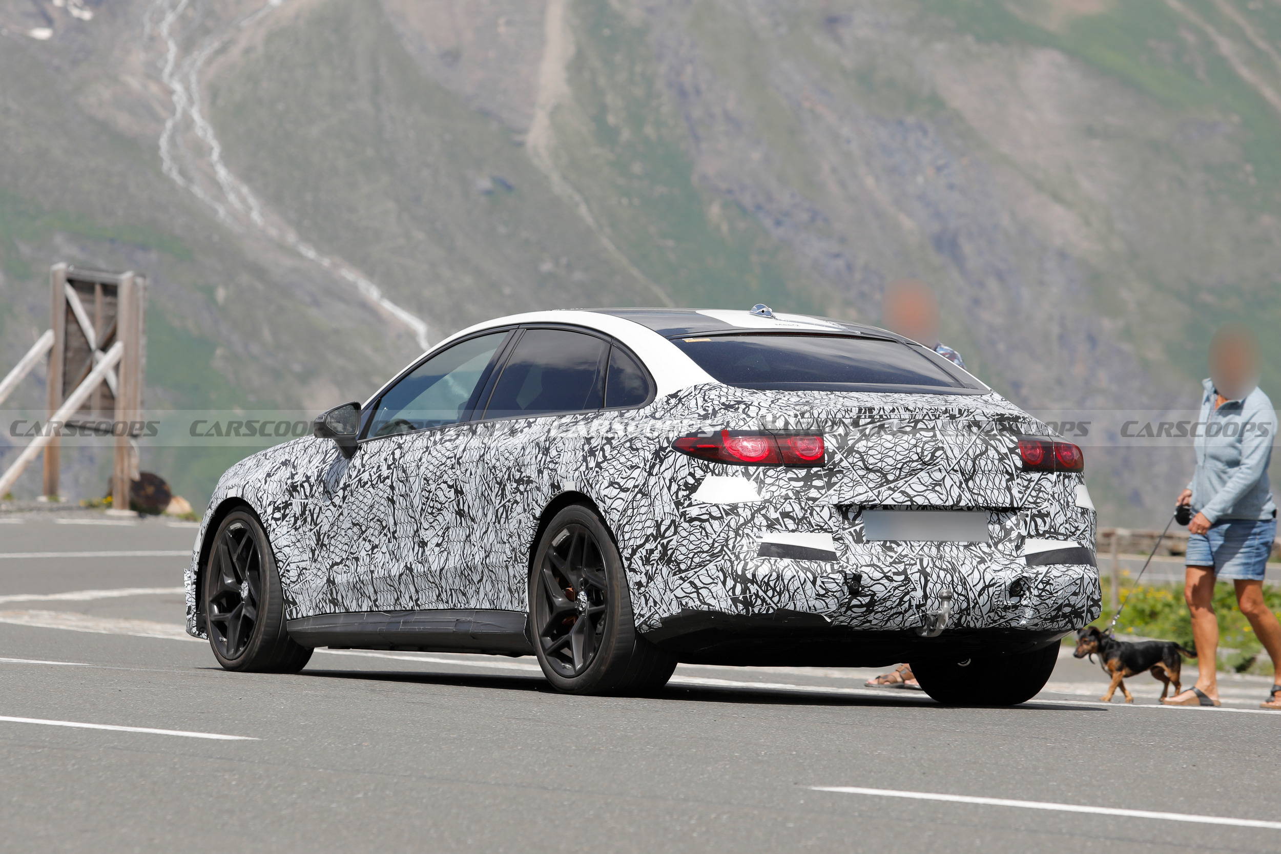 Mercedes AMG C-Class електричний для боротьби з BMW M3 EV із тримоторною потужністю