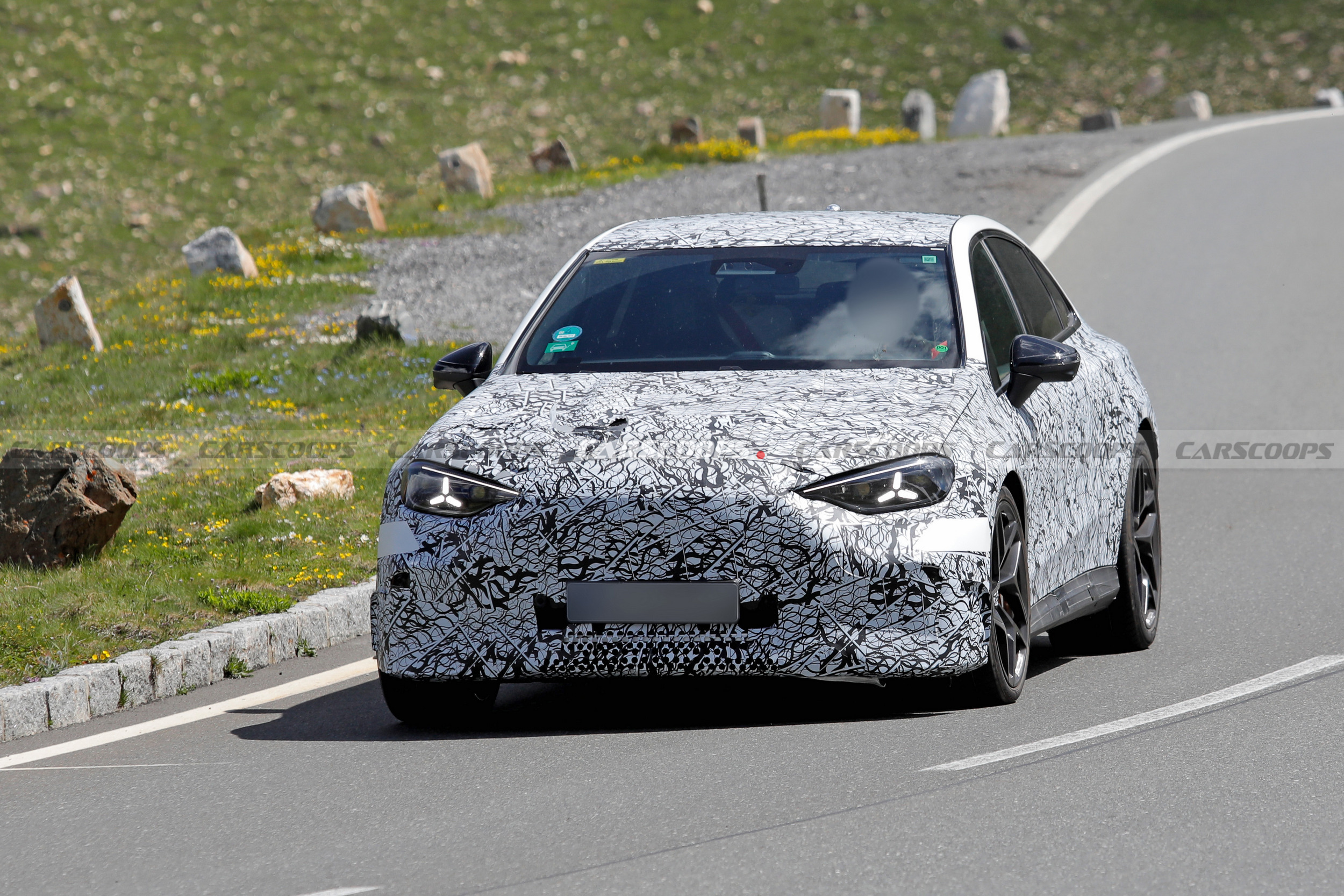 Mercedes AMG C-Class електричний для боротьби з BMW M3 EV із тримоторною потужністю