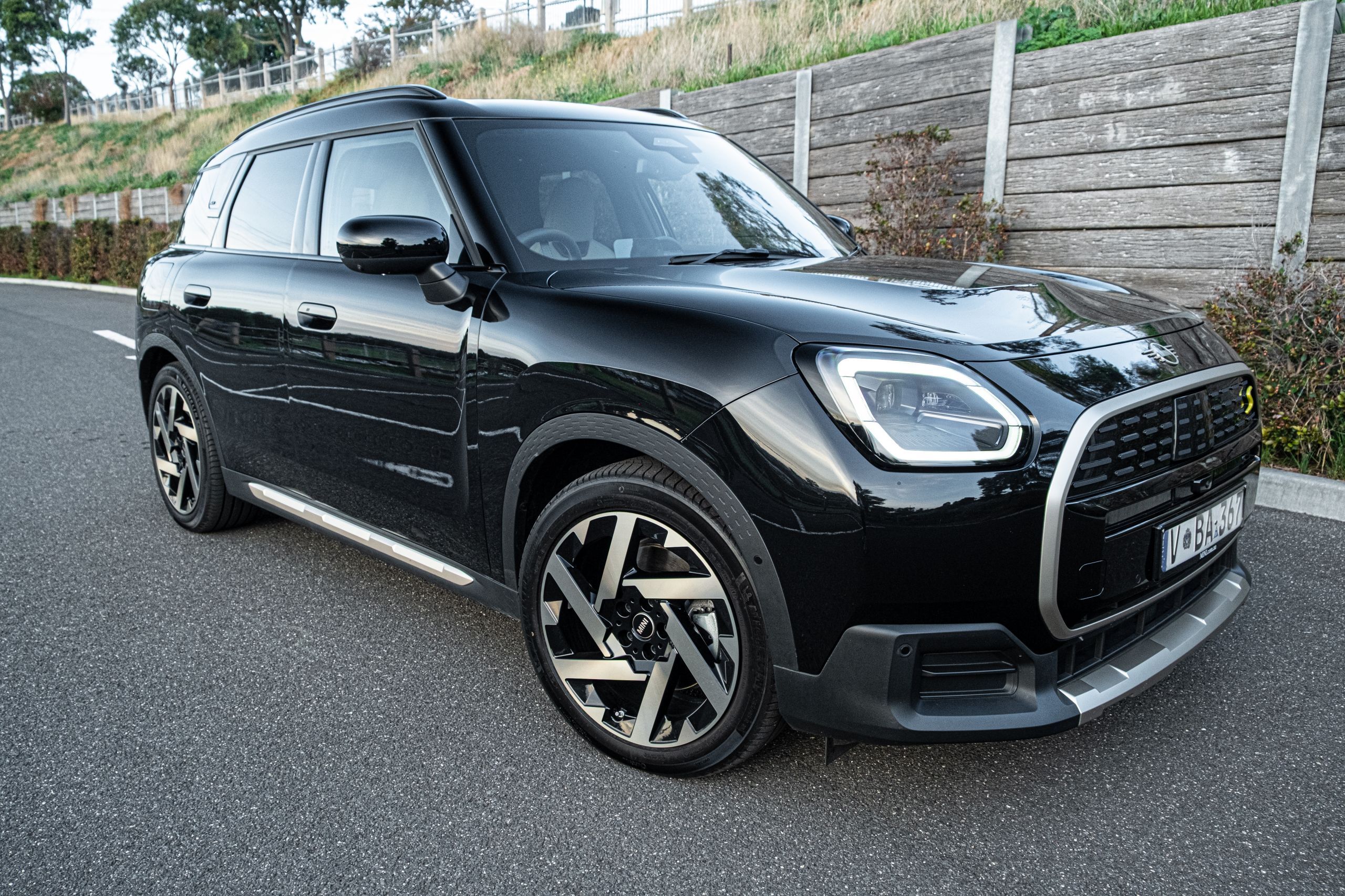 Mini Countryman SE ALL4 электрический от 2026: самое интересное, что можно получить от плохой идеи | Обзор