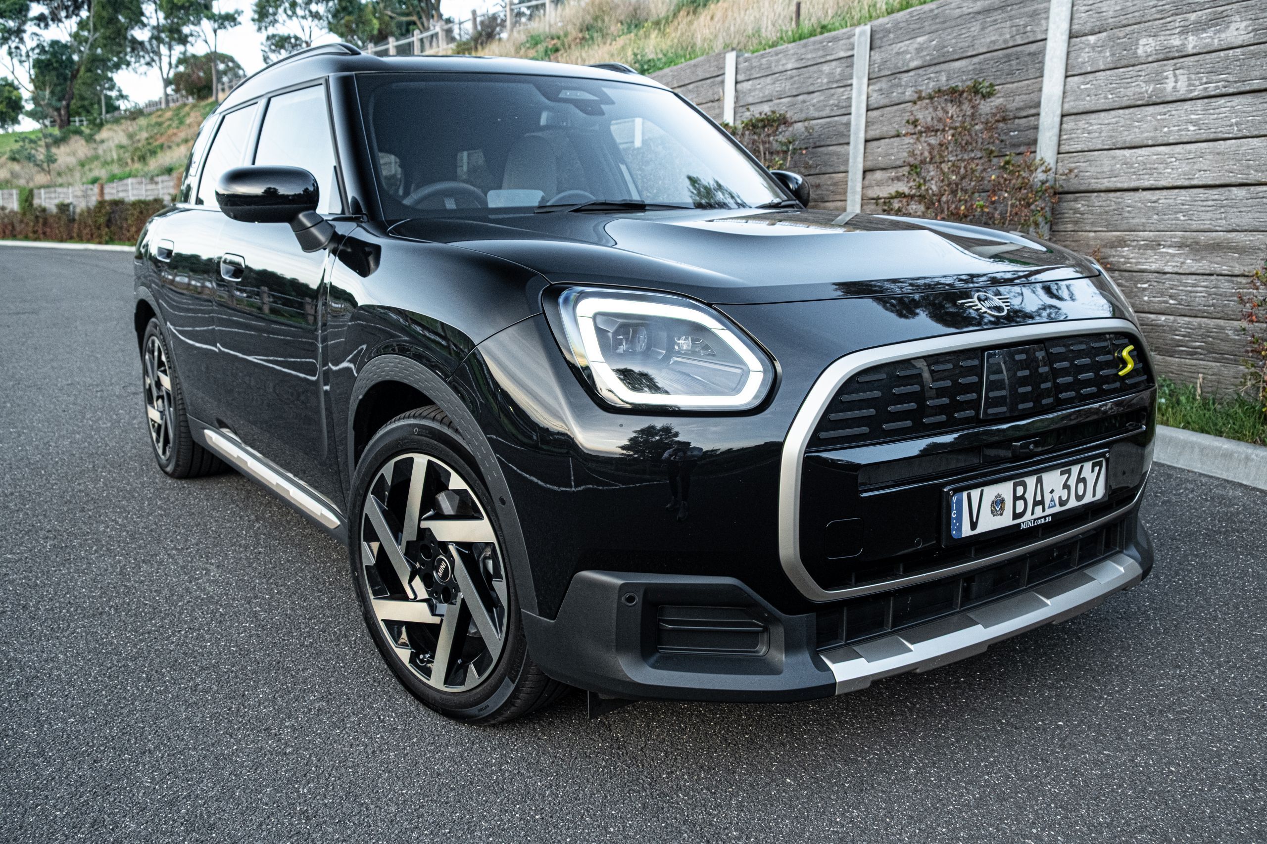 Mini Countryman SE ALL4 электрический от 2026: самое интересное, что можно получить от плохой идеи | Обзор