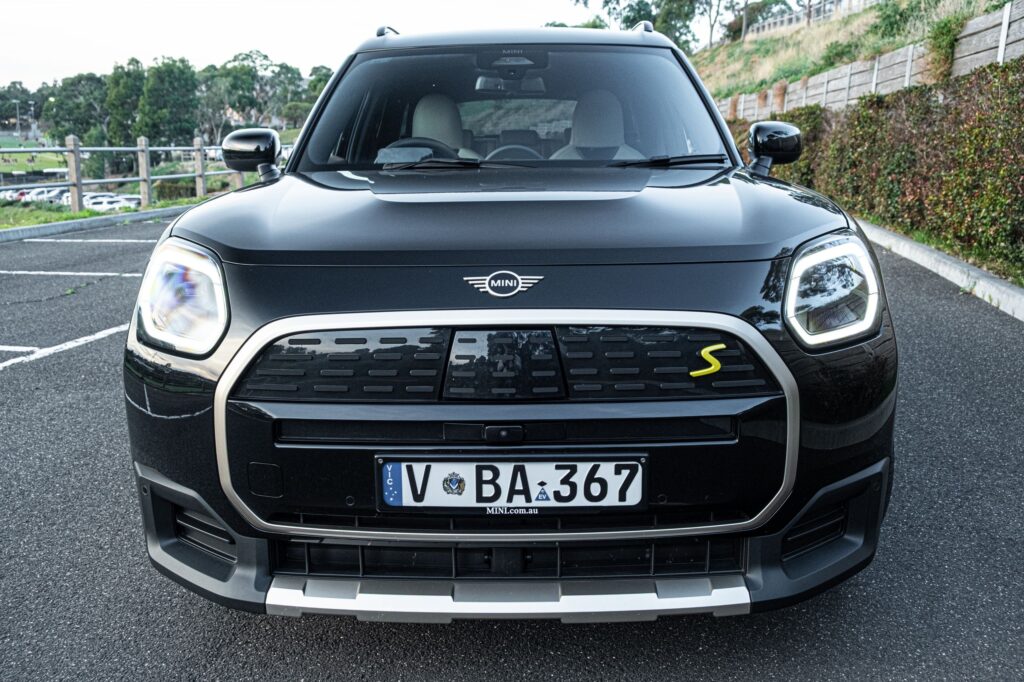 Mini&rsquo;s Electric 2026 Countryman SE ALL4 Is The Most Fun You Can Have With A Bad Idea | Review
