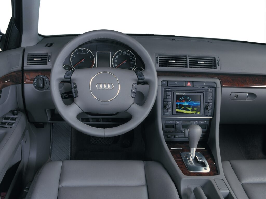 Салон Audi A4