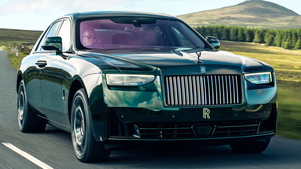  Rolls-Royce Was Winning Races 120 Years Ago, This Ghost Black Badge Pays Tribute