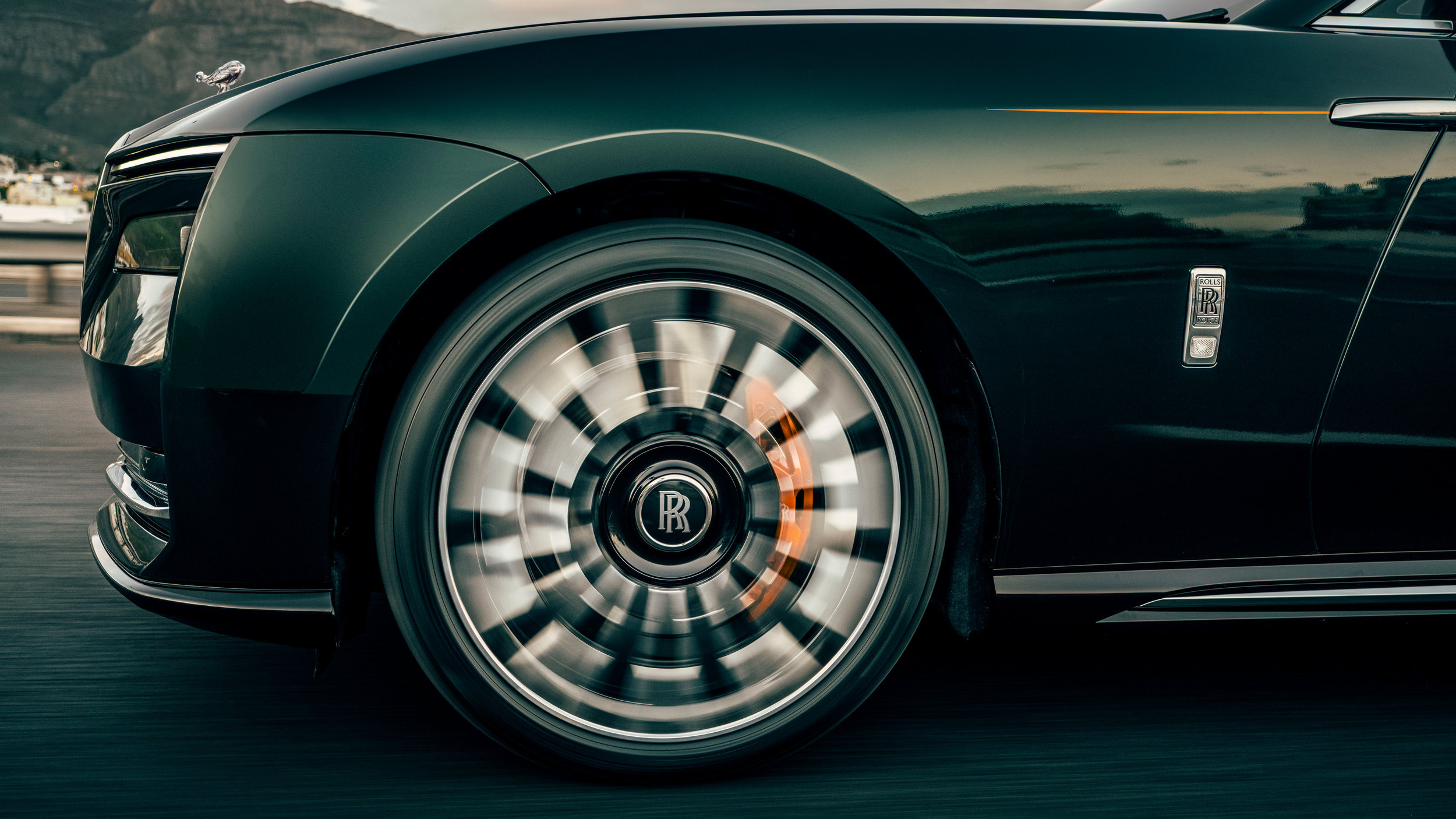 The New Rolls-Royce Spectre II Hides 8,108 Tiny Lights In Its Dashboard