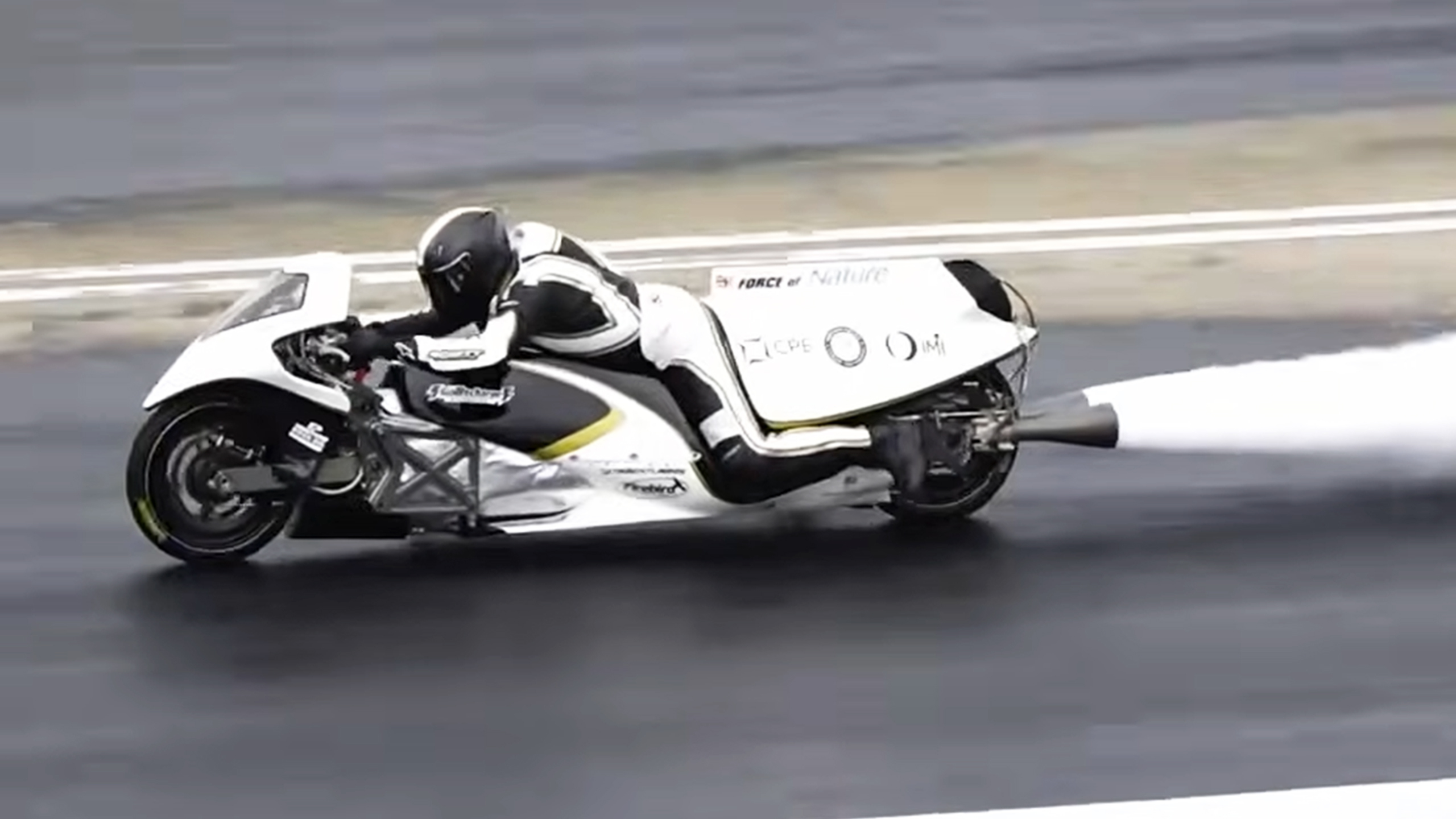 蒸汽動力摩托車創紀錄：0.4秒加速破百，極速近193 mph