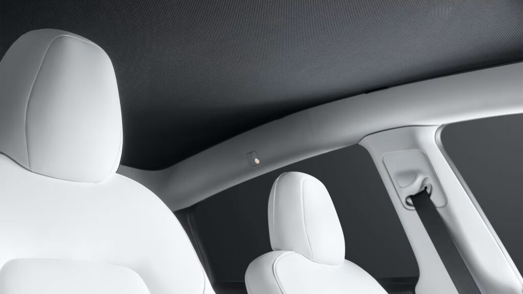  Your Windshield Sunshade Barely Cools The Air, But It Saves Your Steering Wheel
