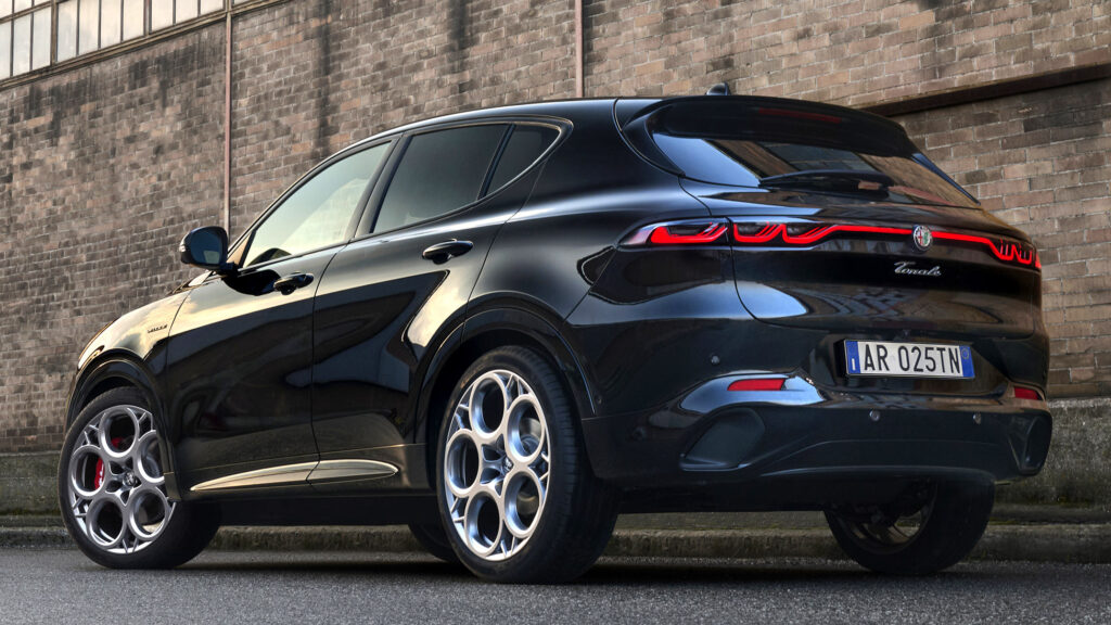  Alfa Just Facelifted The Tonale, Now It Could Kill It