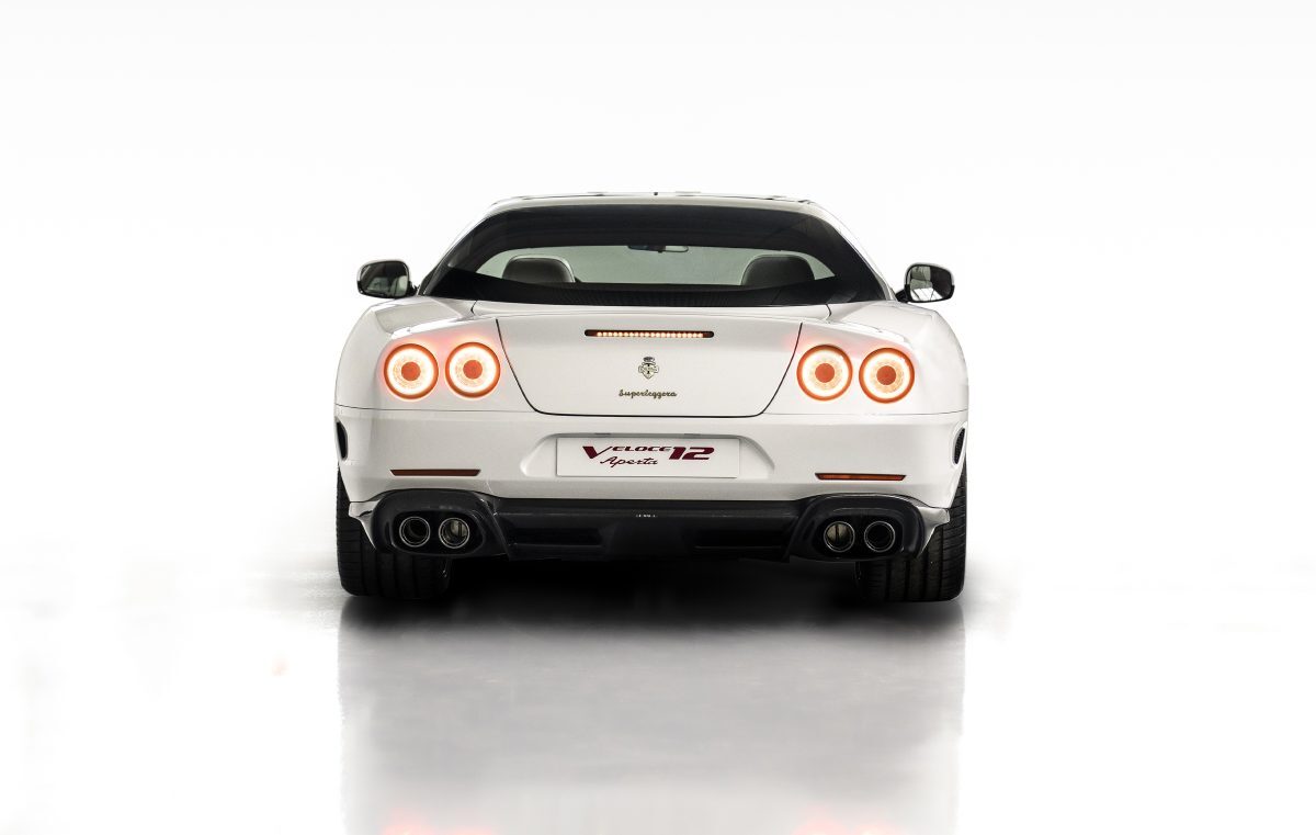 Новых Ferrari Offers A Manual V12 нет, но в восстановленной 550 Targa есть