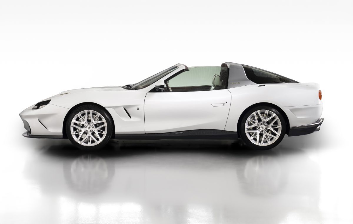 Новых Ferrari Offers A Manual V12 нет, но в восстановленной 550 Targa есть
