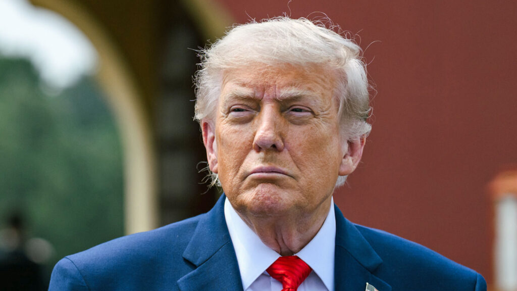  Trump Suggests He Won’t Renew US-Mexico-Canada Agreement