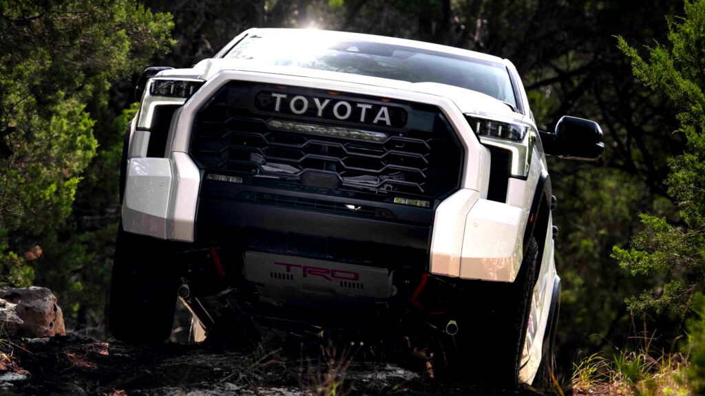  Toyota Tundra Owners Are Rolling An Average $8,929 Into Their Next Loan