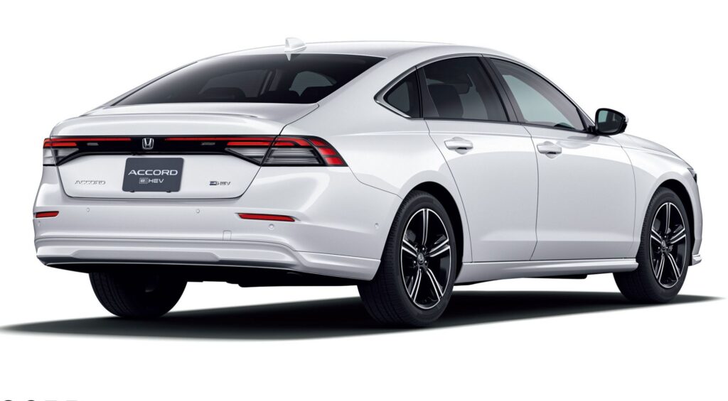  The Biggest News On Japan&rsquo;s Updated 2027 Accord Is Its Turn Signals