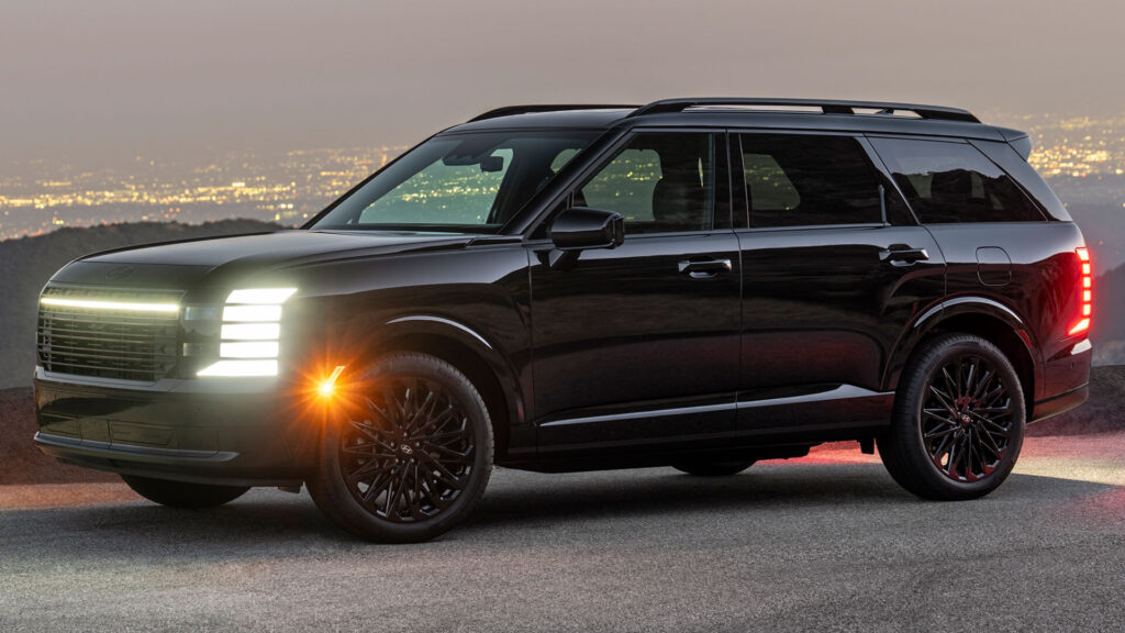  Hyundai’s Popular Palisade Gets A Blacked Out Range-Topper
