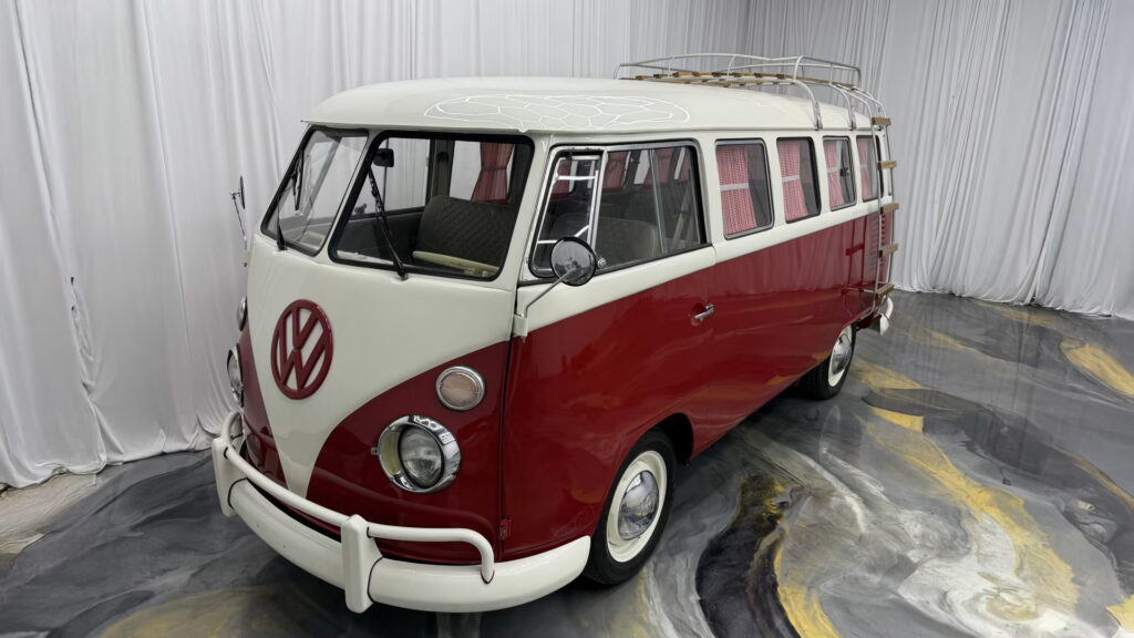 1975 Volkswagen Type 2 Bus